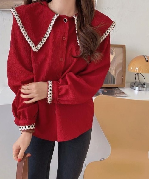 cammie(キャミー)の「ワイドカラーデザインブラウストップス(シャツ/ブラウス・レディース・レッド/アイボリー/ブラック・M/L)」の4枚目の写真