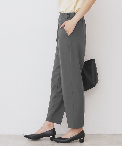 index(インデックス)の「ラメピンストライプイージーテーパードパンツ【洗濯機洗い可/ストレッチ】(その他パンツ・レディース・サンドベージュ/ベージュ/チャコールグレー・40/42/36/38)」の5枚目の写真