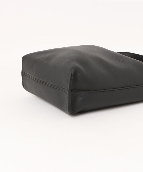 A.P.C.（アーペーセー）の「CABAS MAIKO SMALL（ショルダーバッグ・レディース・ブラック・ONESIZE）」の3枚目の写真