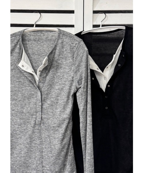 FMiBL（ファミル）の「ダブルカラーヘンリーネックトップス（Tシャツ/カットソー・レディース・グレー/ブラック・FREE）」の15枚目の写真