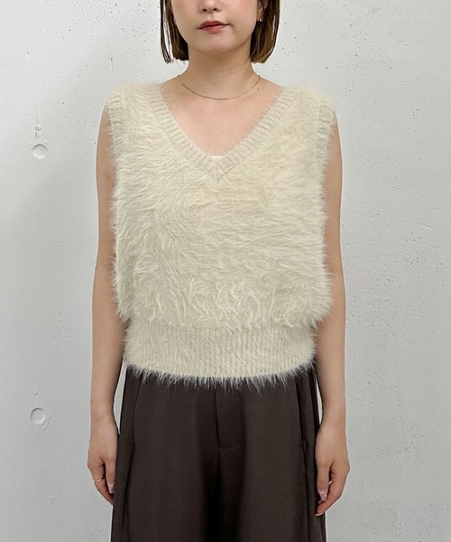 archives（アルシーヴ）の「メランジフェザーニットベスト（ベスト・レディース・モカ/グレー/ブラウン/アイボリー・MEDIUM）」の15枚目の写真
