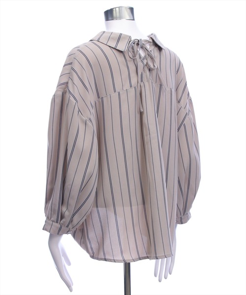 CLEAR BASIC（クリアベーシック）の「バックレースアップ裾タック七分袖ブラウス[オフィスカジュアル 着回し抜群 大人]（シャツ/ブラウス・レディース・オフホワイト/グレー系その他/ブラック/ブルー系その他/ベージュ系その他/ホワイト系その他・F）」の22枚目の写真