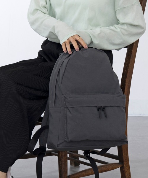 STANDARD SUPPLY（スタンダードサプライ）の「【STANDARD SUPPLY】NEW TINY DAYPACK（バックパック/リュック・メンズ・ライトブラウン/ブラック/ダークグレー/ライトグレー・FREE）」の3枚目の写真