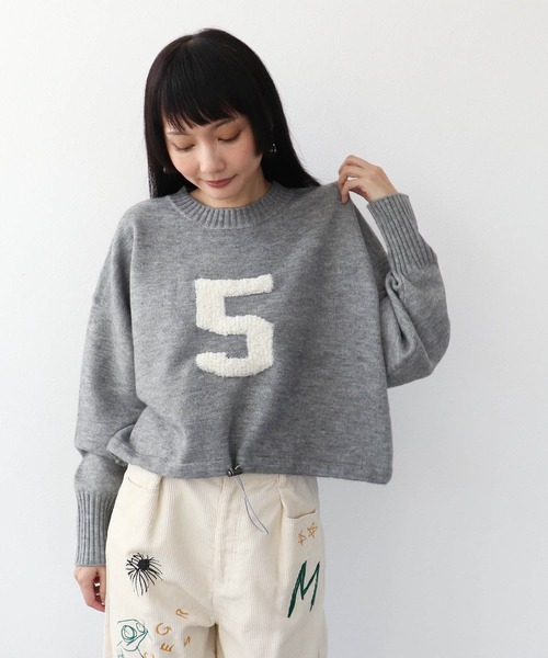 Three Four Time（ｽﾘｰﾌｫｰﾀｲﾑ）の「ジャガードナンバーロゴショートプルオーバー（スウェット・レディース・オフホワイト/グレー・FREE）」の7枚目の写真