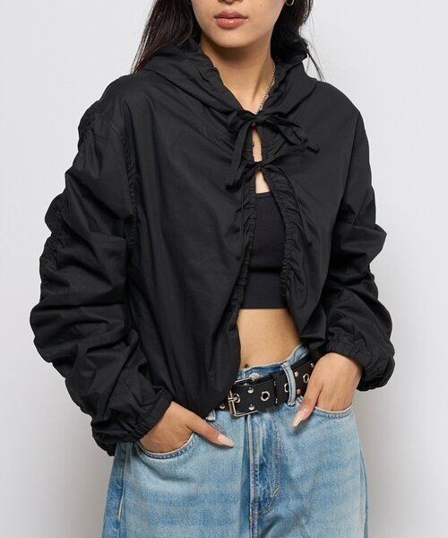 WHO'S WHO gallery（フーズフーギャラリー）の「ギャザーフードシャツブルゾン（ブルゾン・レディース・ブラック/ブラック系その他/ブラウン/ホワイト・FREE）」の3枚目の写真