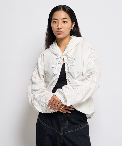 WHO'S WHO gallery（フーズフーギャラリー）の「ギャザーフードシャツブルゾン（ブルゾン・レディース・ブラック/ブラック系その他/ブラウン/ホワイト・FREE）」の17枚目の写真