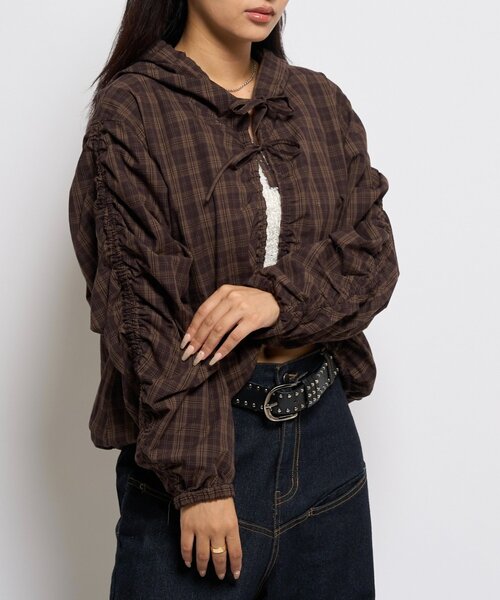 WHO'S WHO gallery（フーズフーギャラリー）の「ギャザーフードシャツブルゾン（ブルゾン・レディース・ブラック/ブラック系その他/ブラウン/ホワイト・FREE）」の14枚目の写真