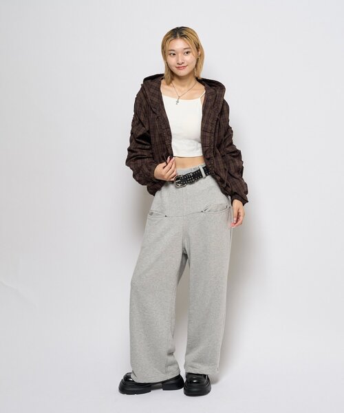 WHO'S WHO gallery（フーズフーギャラリー）の「ギャザーフードシャツブルゾン（ブルゾン・レディース・ブラック/ブラック系その他/ブラウン/ホワイト・FREE）」の7枚目の写真