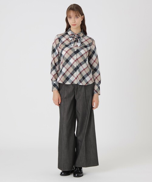 BLUE LABEL CRESTBRIDGE(ブルーレーベルクレストブリッジ)の「ハイウエストワイドパンツ(その他パンツ・レディース・ベージュ/ブラック・36/38)」の3枚目の写真