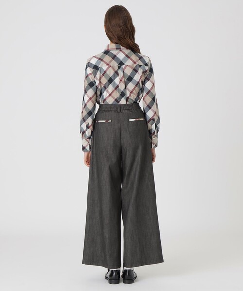 BLUE LABEL CRESTBRIDGE(ブルーレーベルクレストブリッジ)の「ハイウエストワイドパンツ(その他パンツ・レディース・ベージュ/ブラック・36/38)」の5枚目の写真
