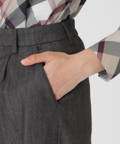BLUE LABEL CRESTBRIDGE(ブルーレーベルクレストブリッジ)の「ハイウエストワイドパンツ(その他パンツ・レディース・ベージュ/ブラック・36/38)」の8枚目の写真