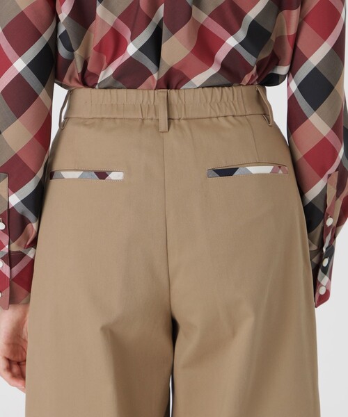 BLUE LABEL CRESTBRIDGE(ブルーレーベルクレストブリッジ)の「ハイウエストワイドパンツ(その他パンツ・レディース・ベージュ/ブラック・36/38)」の14枚目の写真