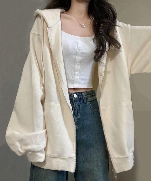 cammie(キャミー)の「カンガルーポケットオーバーサイズパーカー(パーカー・レディース・アイボリー/ブラック/ライトグレー・M/L)」の2枚目の写真
