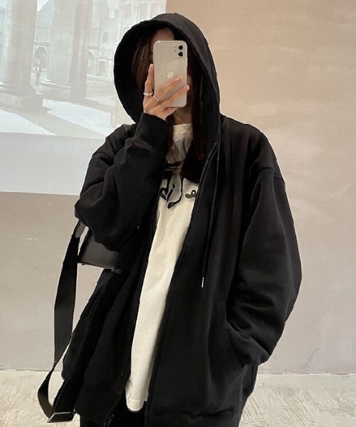 cammie(キャミー)の「カンガルーポケットオーバーサイズパーカー(パーカー・レディース・アイボリー/ブラック/ライトグレー・M/L)」の9枚目の写真