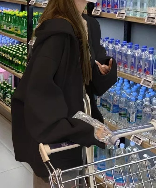 cammie(キャミー)の「カンガルーポケットオーバーサイズパーカー(パーカー・レディース・アイボリー/ブラック/ライトグレー・M/L)」の11枚目の写真