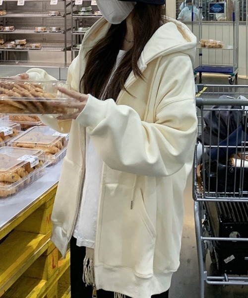 cammie(キャミー)の「カンガルーポケットオーバーサイズパーカー(パーカー・レディース・アイボリー/ブラック/ライトグレー・M/L)」の7枚目の写真