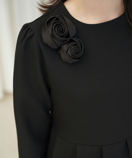 HUIT bouquet(ユイット)の「バラモチーフ クロス トップス HUIT(シャツ/ブラウス・レディース・ホワイト/ブラック・M)」の13枚目の写真