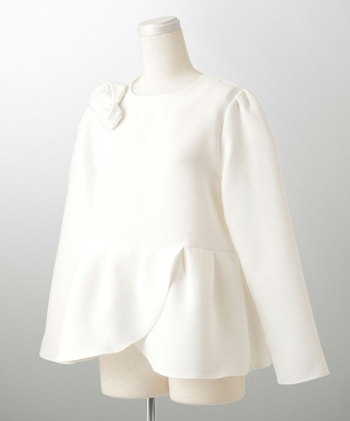 HUIT bouquet(ユイット)の「バラモチーフ クロス トップス HUIT(シャツ/ブラウス・レディース・ホワイト/ブラック・M)」の9枚目の写真