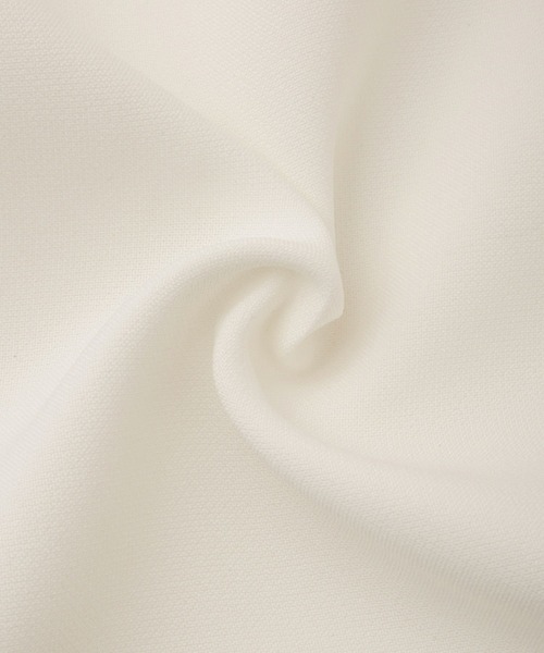 HUIT bouquet(ユイット)の「バラモチーフ クロス トップス HUIT(シャツ/ブラウス・レディース・ホワイト/ブラック・M)」の4枚目の写真