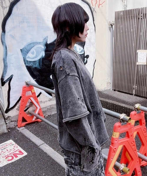 REFLEM（レフレム）の「『REFLEM/レフレム』フェイクレイヤードダメージPO/プルオーバースウェットシャツ（スウェット・レディース・ブラック/グレー・FREE）」の6枚目の写真