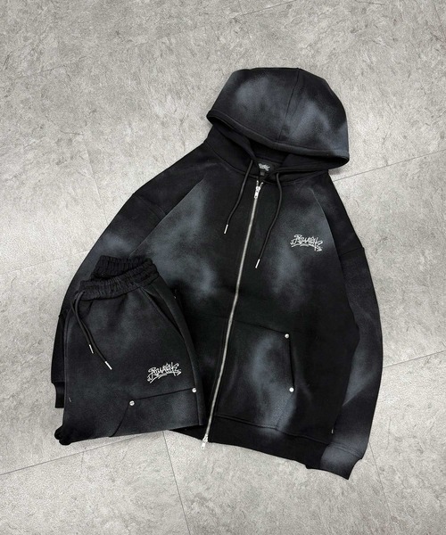 ATMARK(アットマーク)の「《2サイズ展開 / UNISEX 》ATMARK グラフィティロゴ スプレーリベット フルジップパーカー セットアップ可能(パーカー・レディース・ホワイト/ブラック・MEDIUM/LARGE)」の18枚目の写真