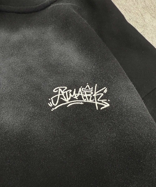 ATMARK(アットマーク)の「《2サイズ展開 / UNISEX 》ATMARK グラフィティロゴ スプレーリベット フルジップパーカー セットアップ可能(パーカー・レディース・ホワイト/ブラック・MEDIUM/LARGE)」の19枚目の写真