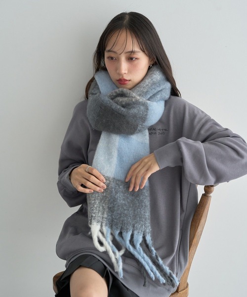 earth music&ecology(アースミュージックアンドエコロジー)の「ブロックチェックマフラー(マフラー・レディース・グレー/ピンク・F)」の3枚目の写真