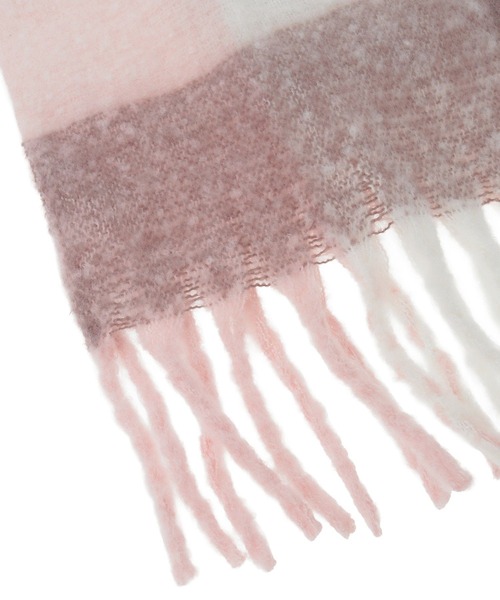 earth music&ecology(アースミュージックアンドエコロジー)の「ブロックチェックマフラー(マフラー・レディース・グレー/ピンク・F)」の10枚目の写真