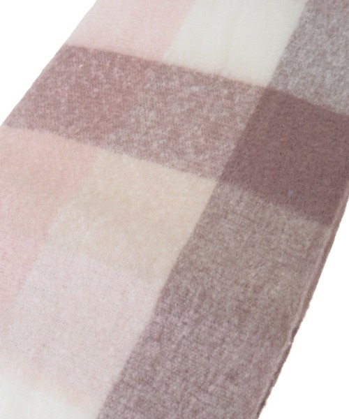 earth music&ecology(アースミュージックアンドエコロジー)の「ブロックチェックマフラー(マフラー・レディース・グレー/ピンク・F)」の12枚目の写真