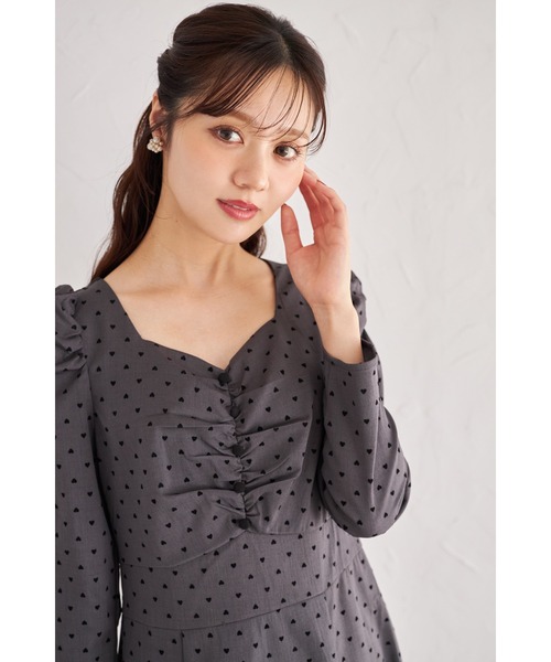 tocco closet(トッコ クローゼット)の「フロッキーハートドットワンピース(ワンピース・レディース・チャコールグレー/ブラウン・M)」の8枚目の写真