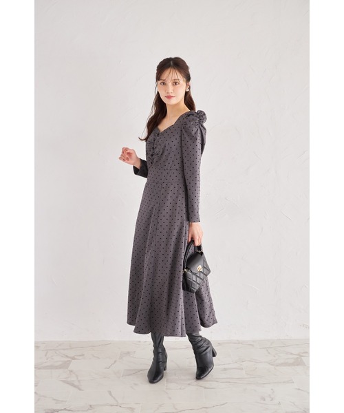 tocco closet(トッコ クローゼット)の「フロッキーハートドットワンピース(ワンピース・レディース・チャコールグレー/ブラウン・M)」の4枚目の写真