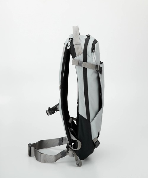 DAKINE（ダカイン）の「DAKINE HELI BACKPACK 12L バックパック/リュック 【25-26SNOWモデル】/ダカインスキースノーボードギア(バックパック)（バックパック/リュック・メンズ・ブラック/ライトグレー/ブラウン系その他・FREE）」の8枚目の写真