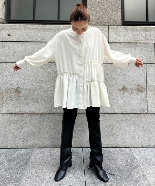 CURA CLOSET(キュラ クローゼット)の「【loverara.loverara コラボ】アシンメトリーギャザーチュニックワンピース/体型カバー/着回し自在(シャツ/ブラウス・レディース・ブラック/ホワイト・フリー)」の3枚目の写真