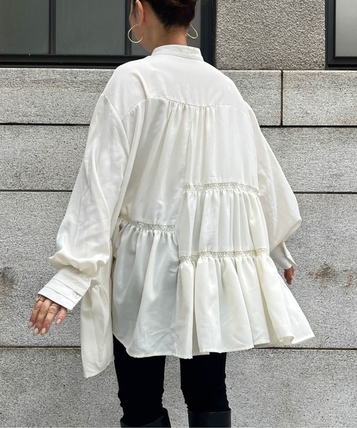 CURA CLOSET(キュラ クローゼット)の「【loverara.loverara コラボ】アシンメトリーギャザーチュニックワンピース/体型カバー/着回し自在(シャツ/ブラウス・レディース・ブラック/ホワイト・フリー)」の7枚目の写真