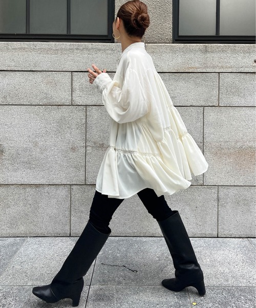 CURA CLOSET(キュラ クローゼット)の「【loverara.loverara コラボ】アシンメトリーギャザーチュニックワンピース/体型カバー/着回し自在(シャツ/ブラウス・レディース・ブラック/ホワイト・フリー)」の10枚目の写真