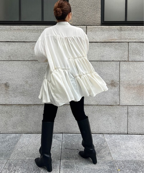 CURA CLOSET(キュラ クローゼット)の「【loverara.loverara コラボ】アシンメトリーギャザーチュニックワンピース/体型カバー/着回し自在(シャツ/ブラウス・レディース・ブラック/ホワイト・フリー)」の11枚目の写真