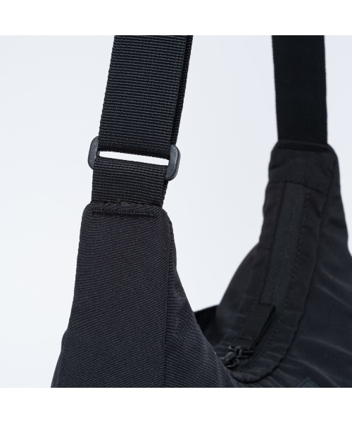 BEAMS DESIGN（ビームス デザイン）の「BEAMSDESIGN（ビームスデザイン）Diagonal　 ショルダーバッグ（M）（ショルダーバッグ・メンズ・ブラック/カーキ/オリーブ/ネイビー・FREE）」の15枚目の写真