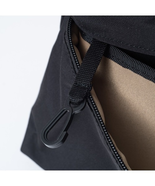 BEAMS DESIGN（ビームス デザイン）の「BEAMSDESIGN（ビームスデザイン）Diagonal　 ショルダーバッグ（M）（ショルダーバッグ・メンズ・ブラック/カーキ/オリーブ/ネイビー・FREE）」の17枚目の写真