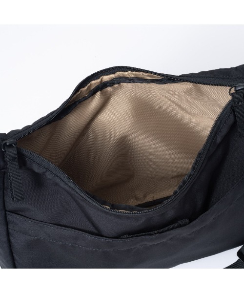 BEAMS DESIGN（ビームス デザイン）の「BEAMSDESIGN（ビームスデザイン）Diagonal　 ショルダーバッグ（M）（ショルダーバッグ・メンズ・ブラック/カーキ/オリーブ/ネイビー・FREE）」の10枚目の写真