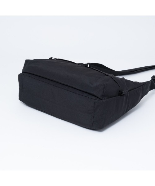 BEAMS DESIGN（ビームス デザイン）の「BEAMSDESIGN（ビームスデザイン）Diagonal　 ショルダーバッグ（M）（ショルダーバッグ・メンズ・ブラック/カーキ/オリーブ/ネイビー・FREE）」の11枚目の写真