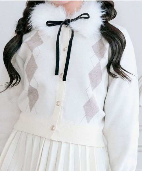 OLIVE des OLIVE（オリーブデオリーブ）の「ファーティペット付きアーガイルニット（ニット/セーター・レディース・トップグレー/オフホワイト/レッド/ブラック・FREE）」の5枚目の写真