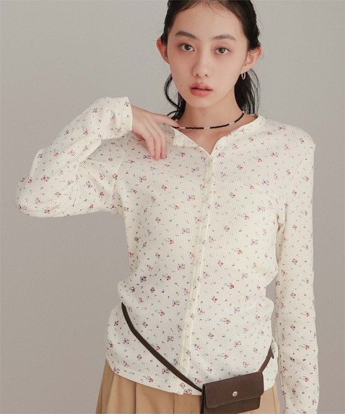 miette（ミエット）の「小花柄ワッフルカーディガン（カーディガン/ボレロ・レディース・アイボリー/オフホワイト/グレー・S/L/M）」の3枚目の写真