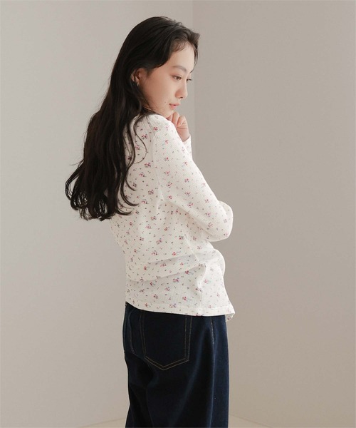 miette（ミエット）の「小花柄ワッフルカーディガン（カーディガン/ボレロ・レディース・アイボリー/オフホワイト/グレー・S/L/M）」の6枚目の写真