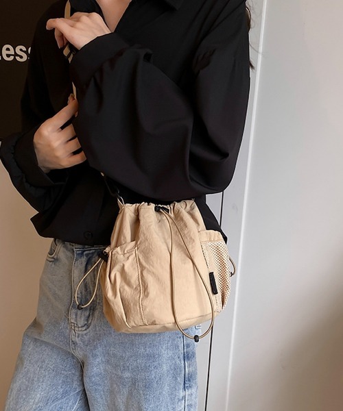 VIBGYOR(ヴィブジョー)の「urbanfemine./カジュアルショルダーバッグ U7588(ショルダーバッグ・レディース・ブラック/ブルー/ベージュ/パープル/グリーン・FREE)」の3枚目の写真