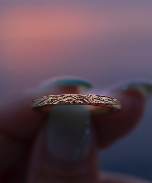IRIEBEACH(アイリービーチ)の「Flat ring 2mm/【ハワイアンジュエリー】【サージカルステンレス】【金属アレルギー対応】【IRIEBEACH / アイリービーチ】つけっぱなしOK(リング・レディース・シルバー/ピンク/ゴールド・21号/19号/17号/15号/13号/11号/9号/7号)」の7枚目の写真