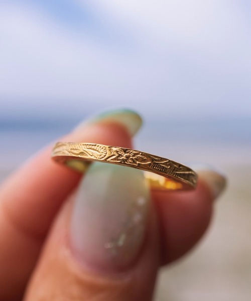 IRIEBEACH(アイリービーチ)の「Flat ring 2mm/【ハワイアンジュエリー】【サージカルステンレス】【金属アレルギー対応】【IRIEBEACH / アイリービーチ】つけっぱなしOK(リング・レディース・シルバー/ピンク/ゴールド・21号/19号/17号/15号/13号/11号/9号/7号)」の4枚目の写真