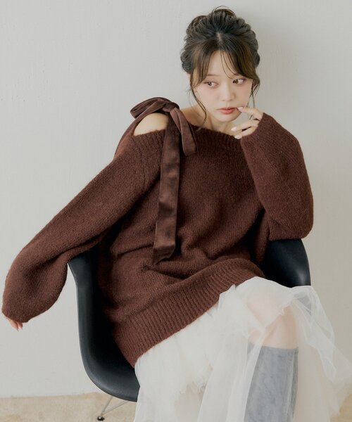 Chico（チコ）の「【REVIVAL/WEB限定】ベロアリボンシャギーワンピース（ワンピース・レディース・ブラウン/ホワイト系その他3/ブラウン系その他3/グレー系その他3/アイボリー・FREE）」の5枚目の写真