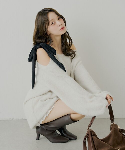 Chico（チコ）の「【REVIVAL/WEB限定】ベロアリボンシャギーワンピース（ワンピース・レディース・ブラウン/ホワイト系その他3/ブラウン系その他3/グレー系その他3/アイボリー・FREE）」の3枚目の写真