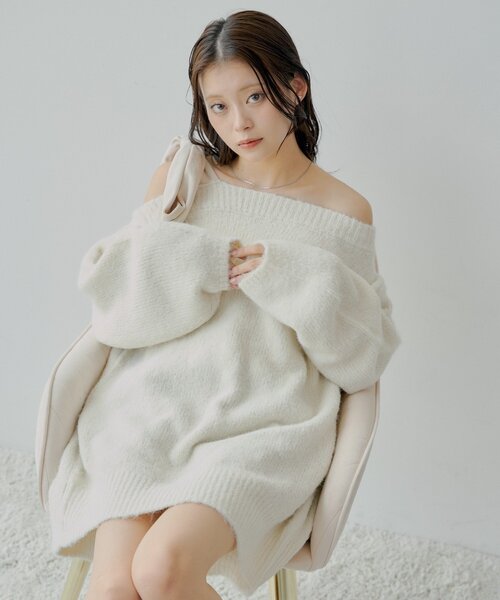 Chico（チコ）の「【REVIVAL/WEB限定】ベロアリボンシャギーワンピース（ワンピース・レディース・ブラウン/ホワイト系その他3/ブラウン系その他3/グレー系その他3/アイボリー・FREE）」の2枚目の写真