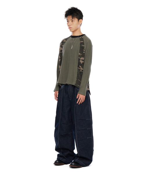 AAKAM（アーカム）の「Knee Pin-Tuck Paisley Denim Pants (Blue)（デニムパンツ・レディース・その他・1/2）」の2枚目の写真